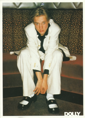 whitesuit_28329.jpg
