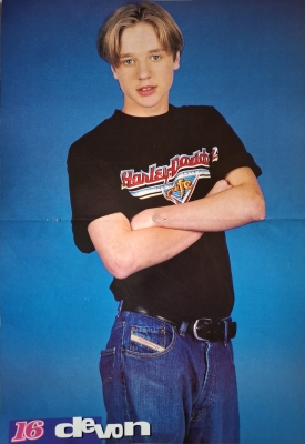 1996-07-16-DevonSawa_281229.jpg