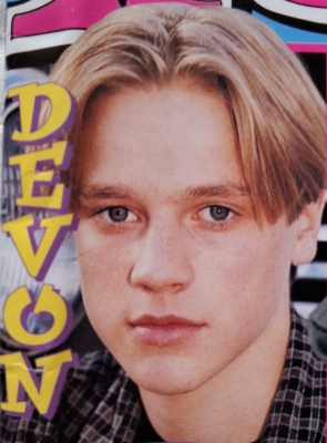 1997-01-16-DevonSawa_28229.jpg
